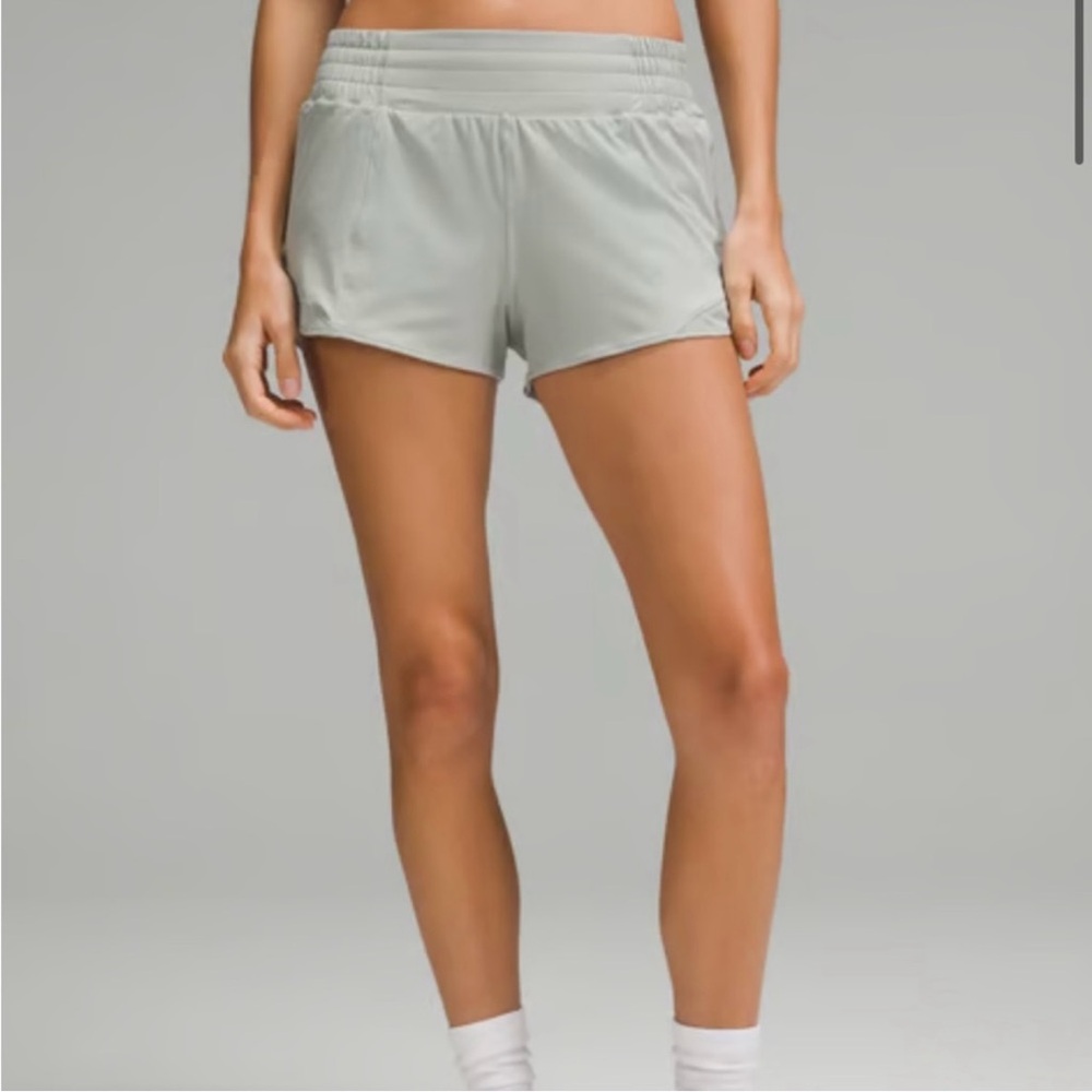 Lululemon Hotty Hot shorts 2.5” high rise